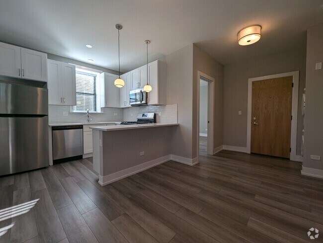 Building Photo - 3931 N Janssen Ave