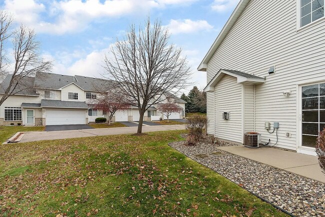 Building Photo - 8682 Quarry Ridge Ln