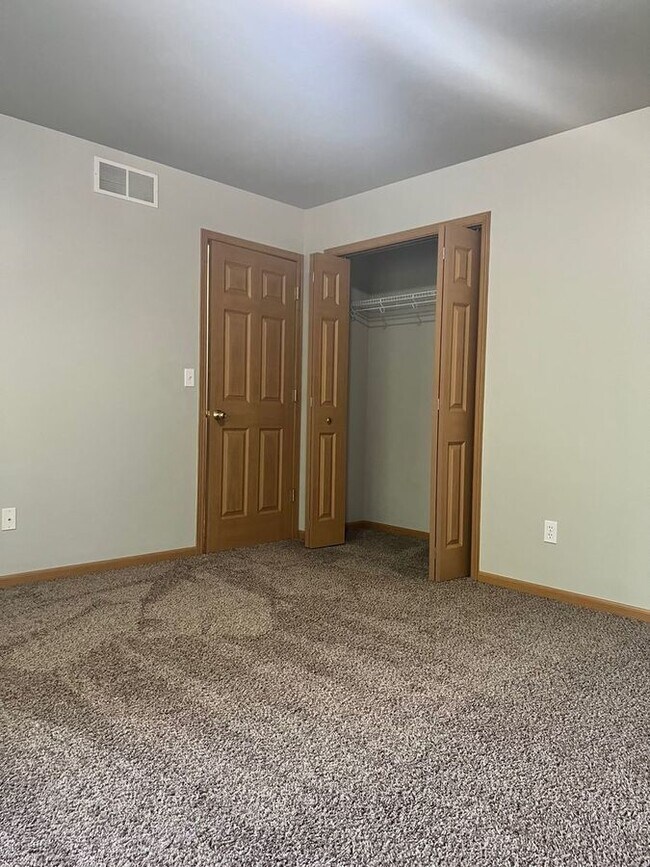 Building Photo - 1701 Dainesway Dr