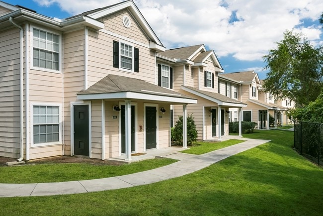 Building Photo - Bradley Pointe
