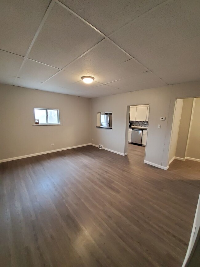 Building Photo - AVAILABLE MAY  - Newly Renovated 3 Bedroom...