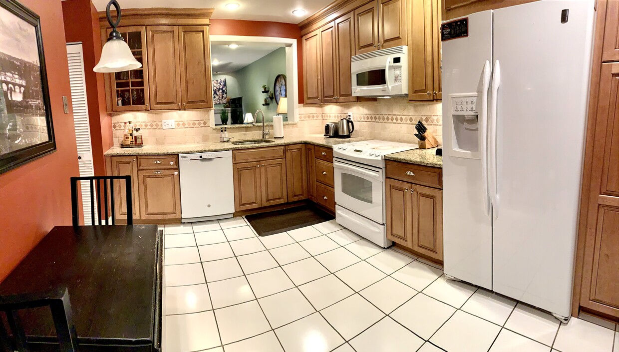 Kitchen - 1725 S Hayes St (Arlington, VA)