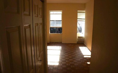 Primary Photo - 242 E 31st St