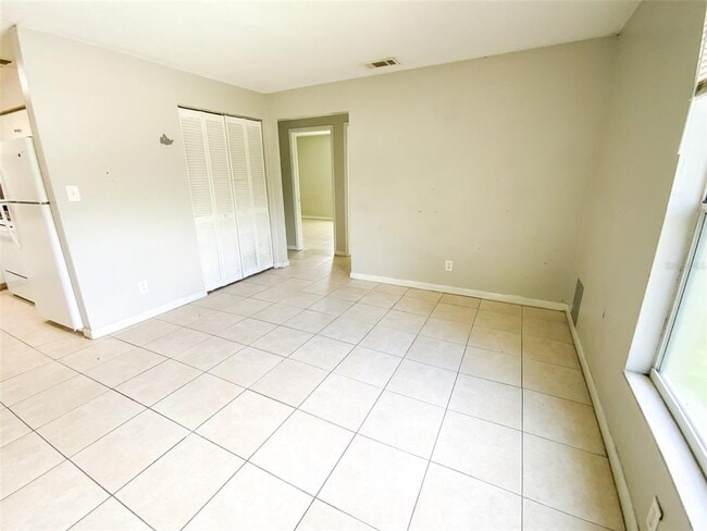 Building Photo - 2205 Irene St