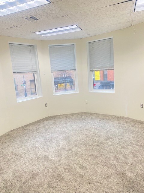 Building Photo - 106 Bedford St