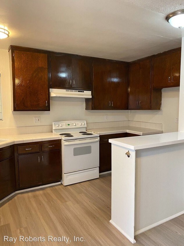 Foto principal - 7348 Milton Ave