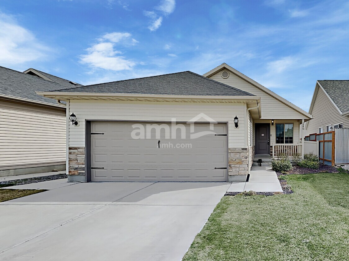 1596 E Shadow Dr
