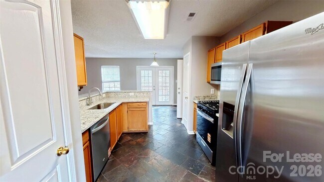 Building Photo - 15413 De Havilland Dr