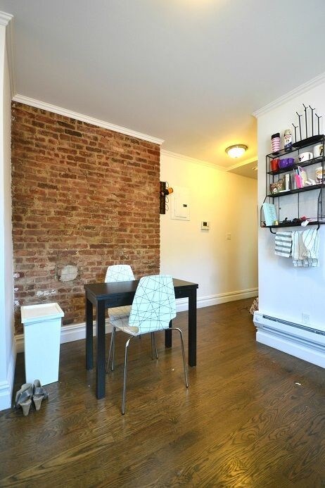 Primary Photo - 170 E 72nd St