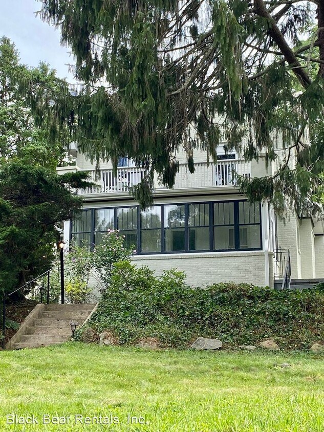 Primary Photo - 1 br, 1 bath House - 75 Lakewood Dr Apt 3