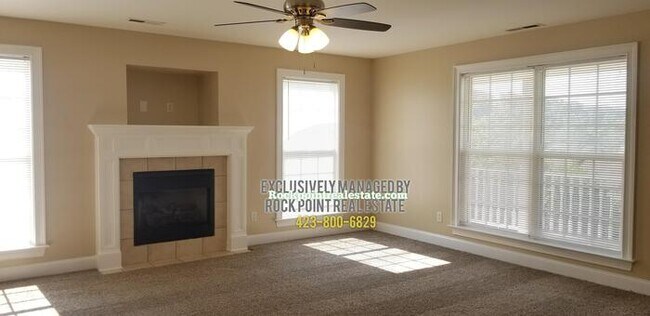 Building Photo - 911 Fuller Glen Cir