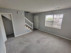 Building Photo - 16 Duiguid Dr