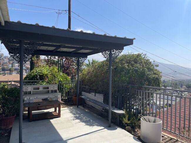 Foto del edificio - 2Bd 2Bth Home with detached studio and pan...