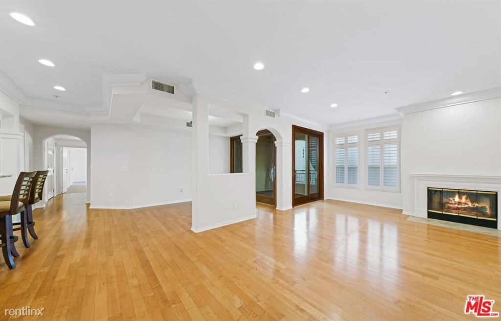 3 br, 3 bath Condo 11737 Goshen Ave Apt 201 Condo for Rent in Los