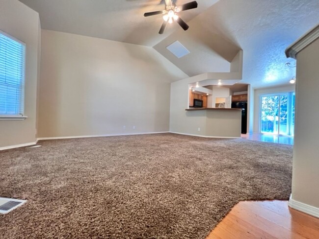 Building Photo - Charming 4 bedroom Home in Boise's Harring...