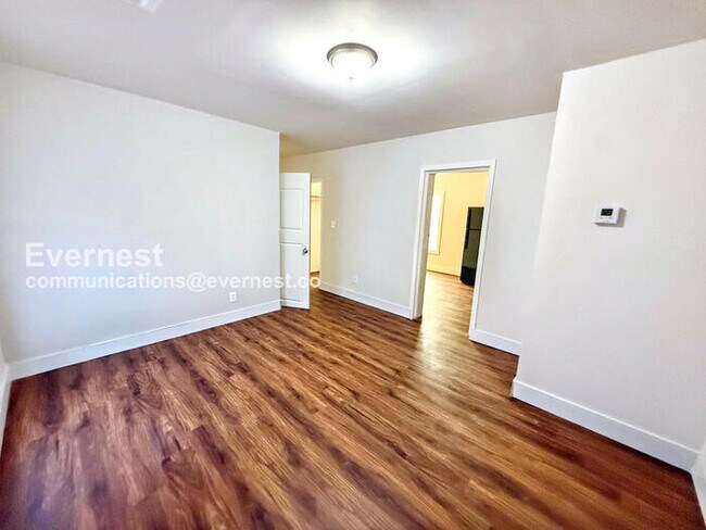 Building Photo - 201 9th Ave W