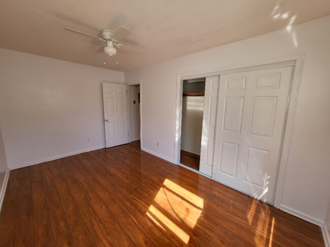 Building Photo - 3365 Drew St