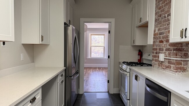 Building Photo - 1485 Beacon St