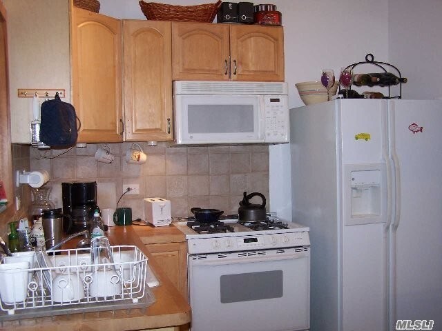 Foto del edificio - 10 Randall Ln
