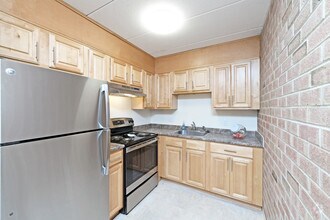 Interior Photo - Queen Annes