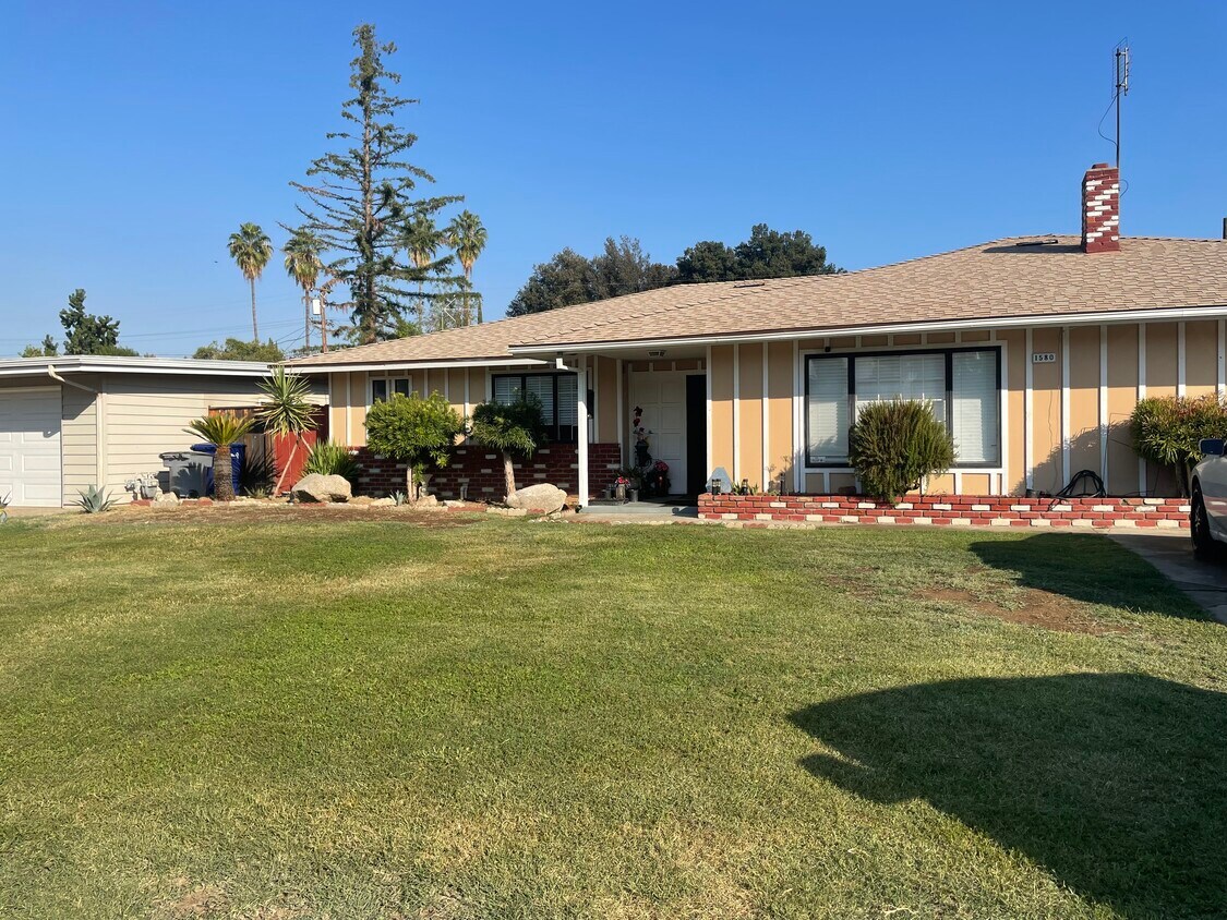 1580 E Loftus Ln Unit 1580 A, Fresno, CA 93710 Condo for Rent in