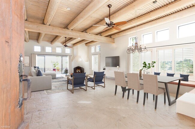 Building Photo - 4 br, 3 bath House - 2710 Summit Dr Gated ...