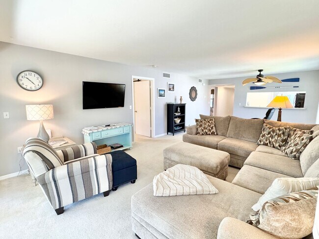 Foto del edificio - ** ABBEY AT BERKSHIRE VILLAGE ** 2 BED / 2...