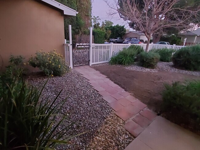 Foto del edificio - 15933 Kittridge St