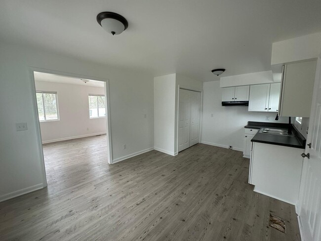 Building Photo - 1156 Triple Hill Dr