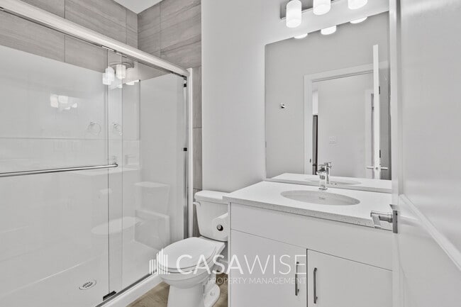 Building Photo - 10248-10157 157 St NW