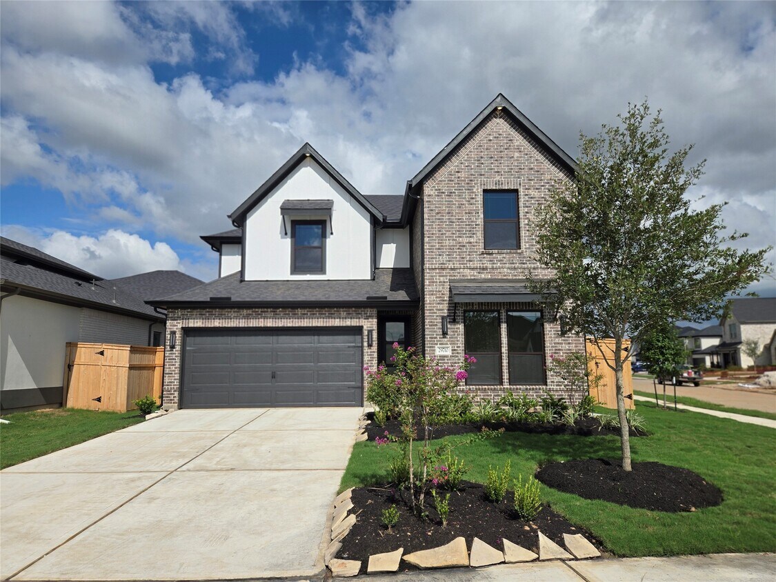 Foto principal - 29710 Burcreek Ln