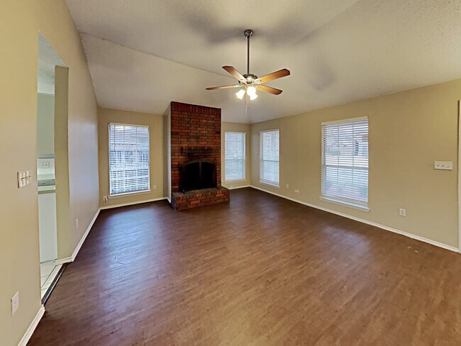 Building Photo - 8628 Mystic Trl