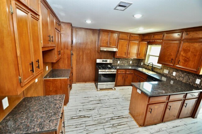 Building Photo - 7270 Sims Dr