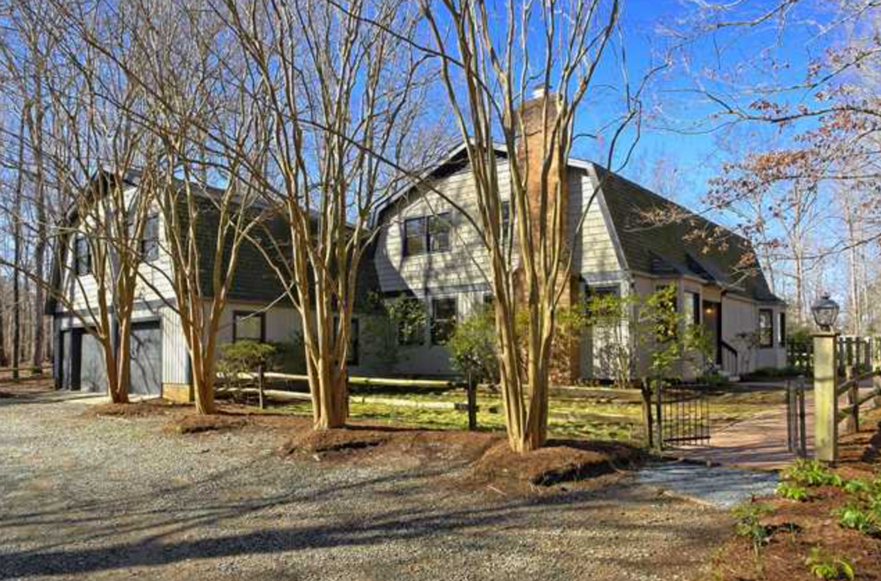 Primary Photo - Stunning 5 Bedroom Home in Chapel Hill on ...