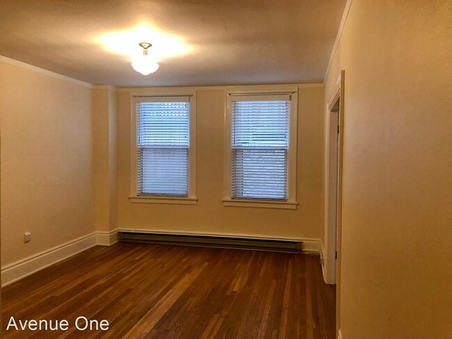 Building Photo - 1 br, 1 bath House - 1508 10th Ave E #204