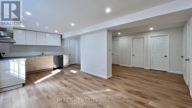 Building Photo - 1200 Greenwood Crescent