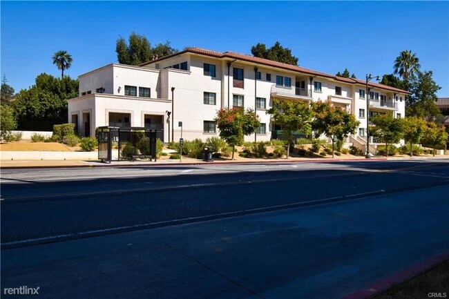 Building Photo - 4661 Wilshire Blvd