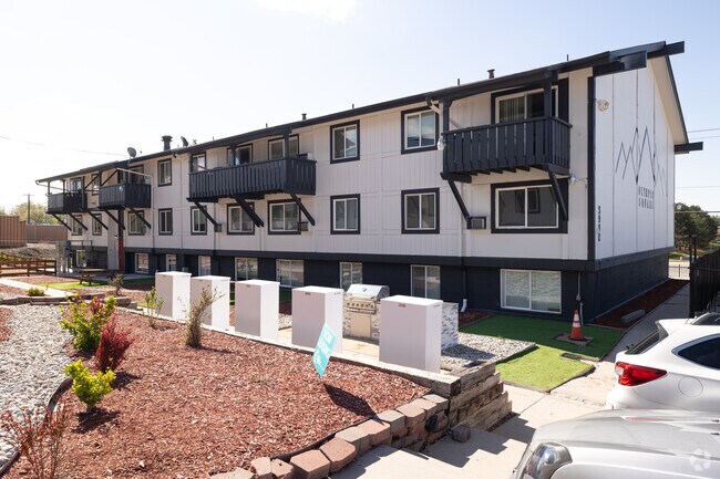 Foto del edificio - Olympic Square - Gorgeous Renovated Apartments