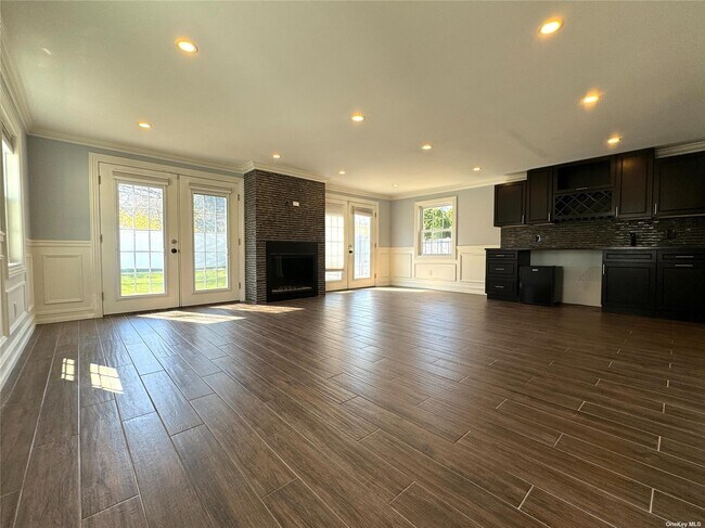 Building Photo - 47 Orange Dr