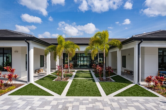 Building Photo - Apex at South Creek