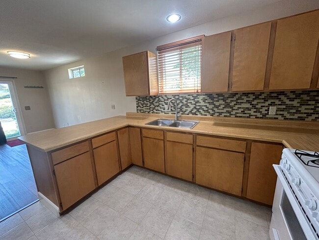 Building Photo - ADU