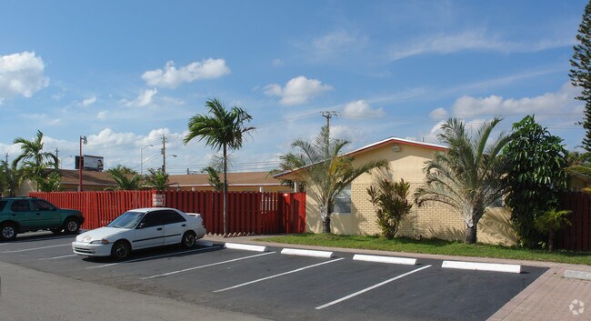 Foto del edificio - 301 NW 35th Ct
