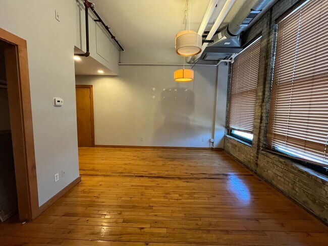 Foto del edificio - Spectacular industrial style studio, 1 ful...