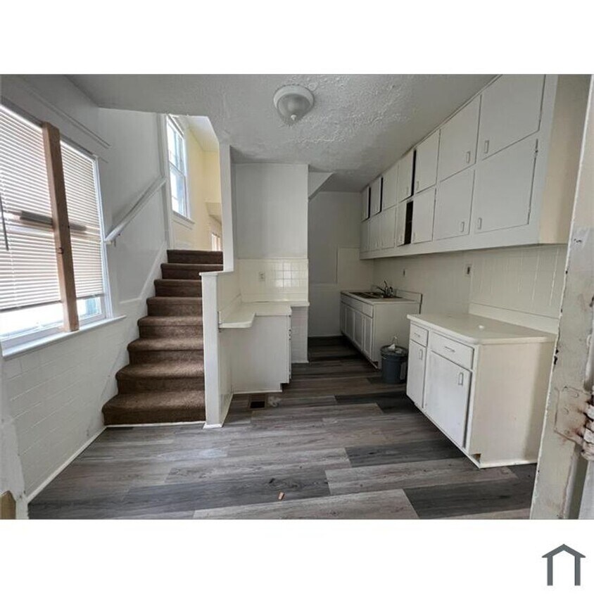 Foto del edificio - 1318 E 188th St