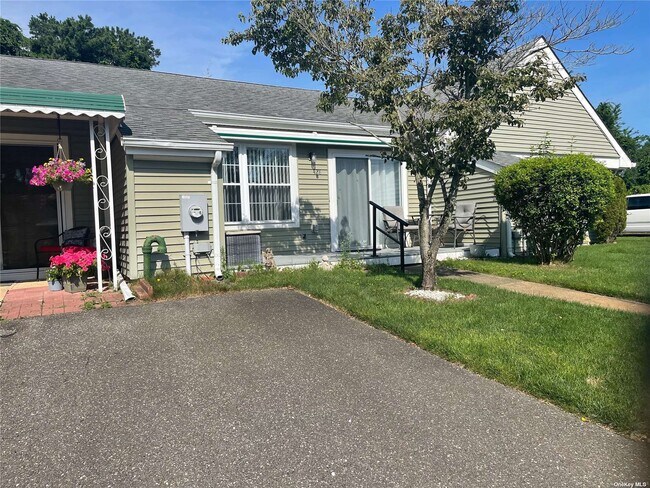 Building Photo - 428 Aylesbury Ct