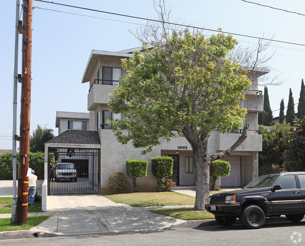 Building Photo - 13102 Roselle Ave
