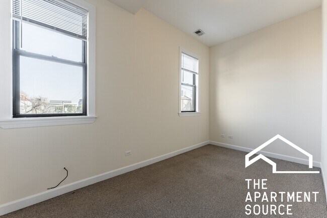 Foto del edificio - 4715 N Sheridan Rd