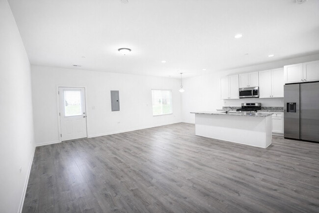 Building Photo - 1128 Gillespie Ln