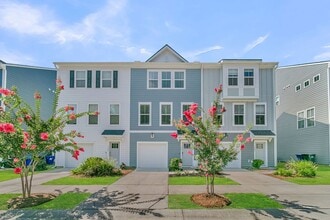 Building Photo - 1247 Tice Ln