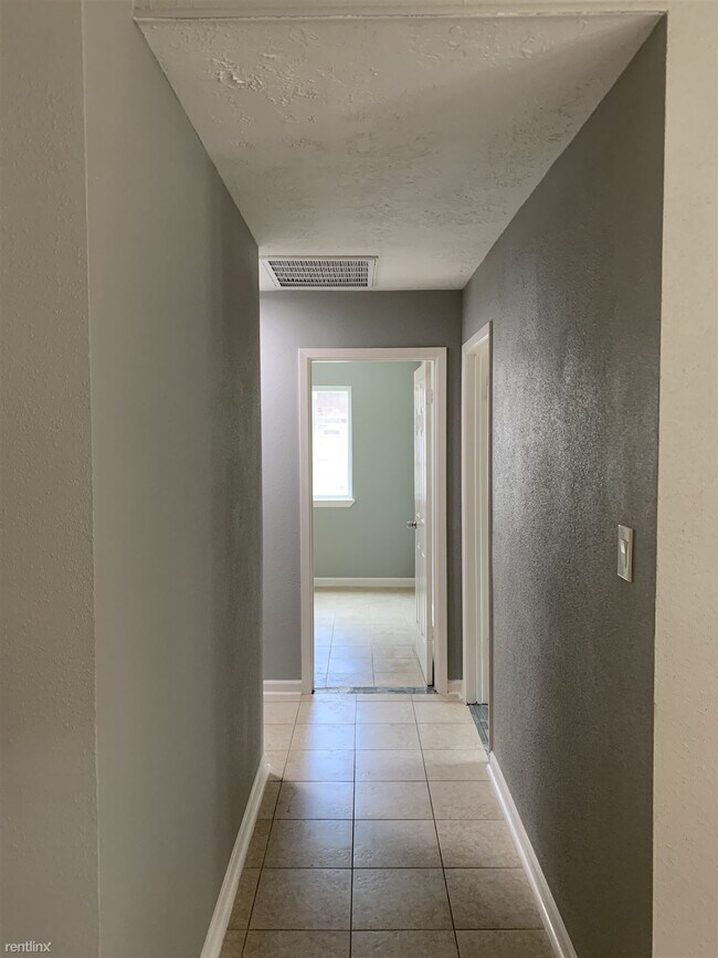 Foto del edificio - 4 br, 2 bath House - 12314 Kingslake Fores...